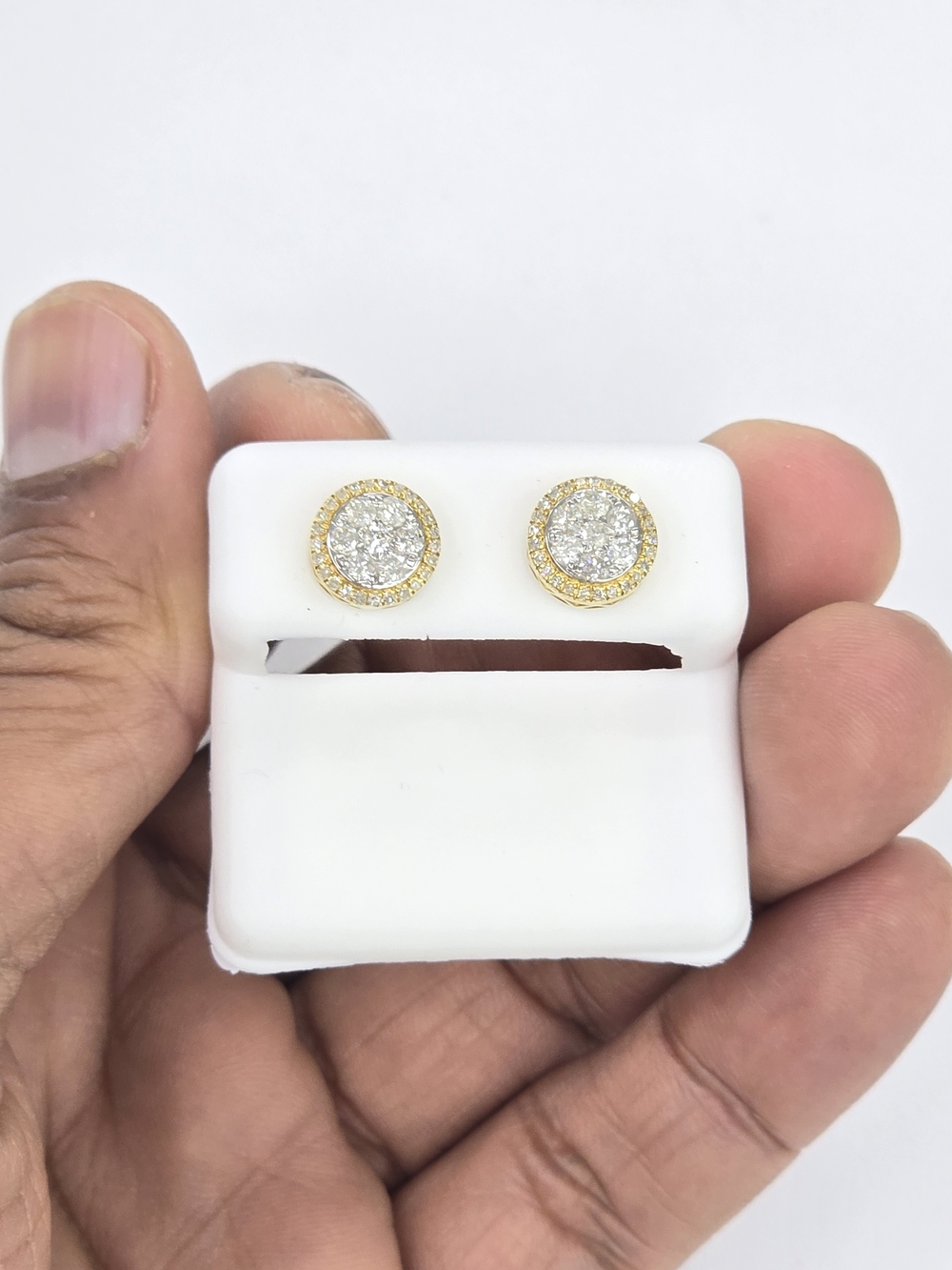 Real Diamond 10kt Gold Round Stud Earring